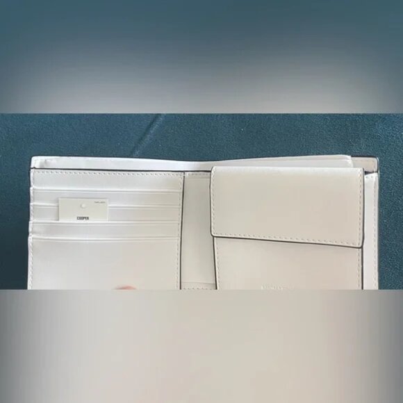 Michael Kors White and Green Key & Card Holder NWT RETAIL $178 - Picture 2 of 3